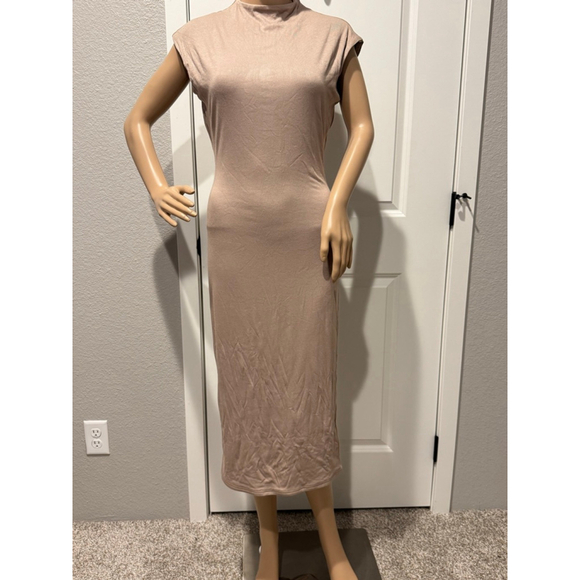 White Birch Dresses & Skirts - Women's White Birch Latte knit Midi Dress M